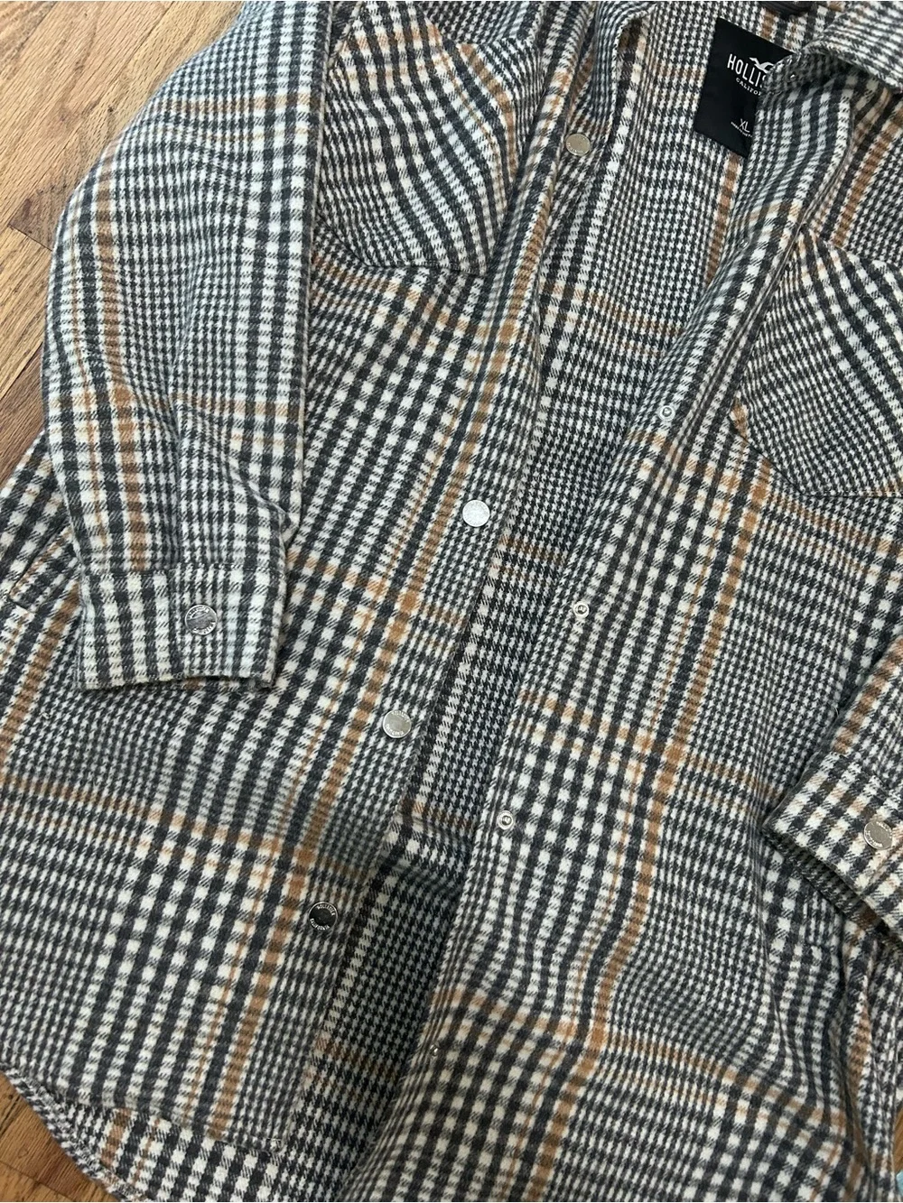 Hollister Plaid Button-Up Shacket in Black, White & Tan